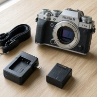 Fujifilm X-T4 Body (Silver) - Low Shutter Count, Excellent Condition